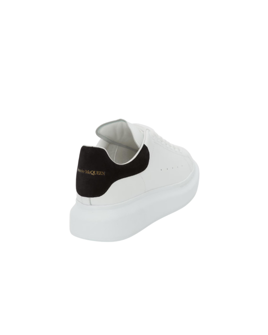 Alexander McQueen Oversized Sneakers din piele albă cu detalii suede negre