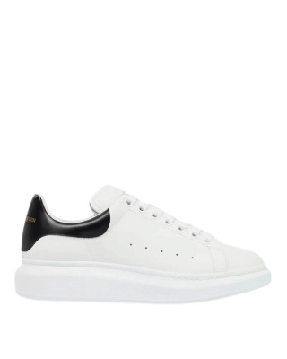 Alexander McQueen Oversized Sneakers din piele albă cu detalii negre *