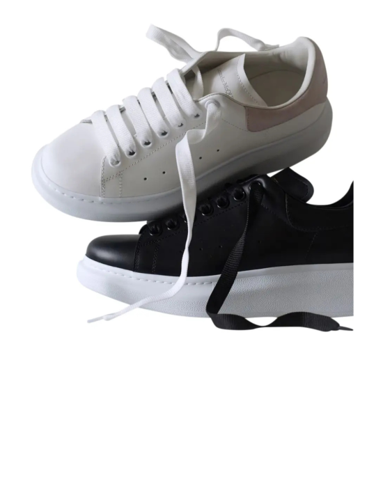 Alexander McQueen Trainers din piele albă – model iconic