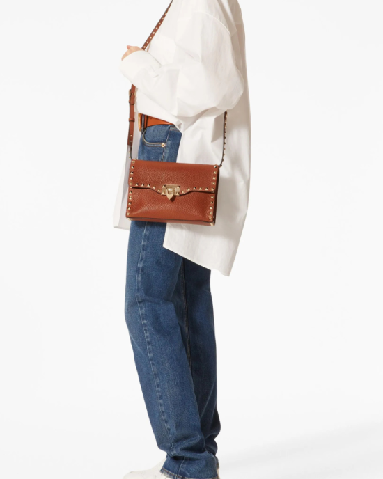 Geantă Valentino Rockstud mică crossbody – piele grainy