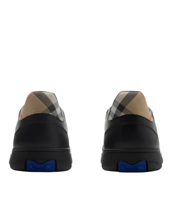  Burberry Terrace  Pantofi sport negri din piele, cu detalii în carouri