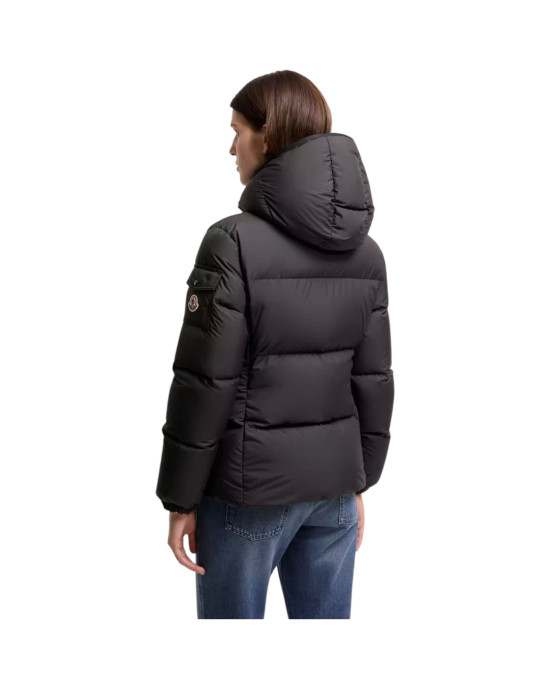  Moncler Fourmines Geacă scurtă pentru femei, neagră, cu puf și glugă detașabilă