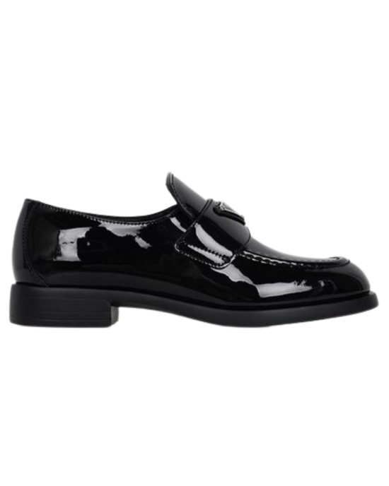 Prada Loafers din piele lacuită negru pentru femei