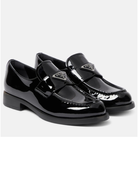 Prada Loafers din piele lacuită negru pentru femei